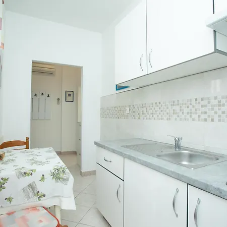Apartment Zlata *